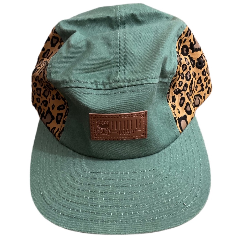 NWOT Entree Lifestyle Army Green Hat with Cheetah Detail